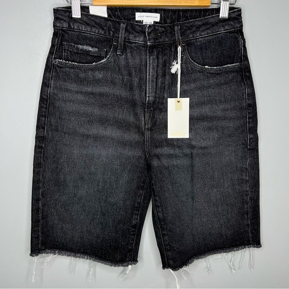 GOOD AMERICAN Black Iconic 90’s Good Bermuda Raw Hem Shorts - Picture 2 of 7